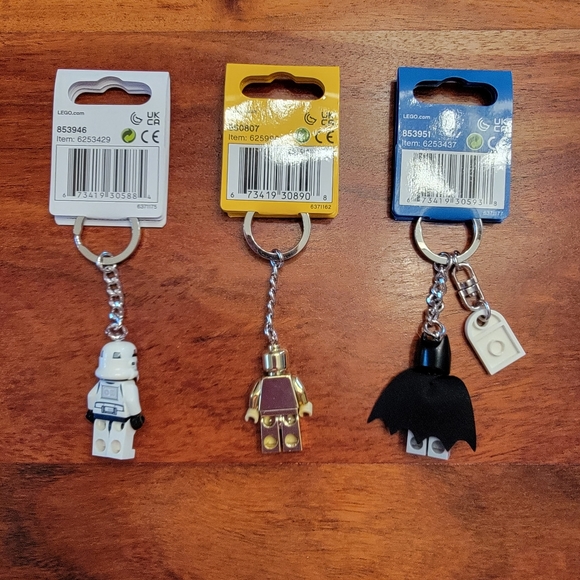 Lot of three Lego keychains - Batman, Stormtrooper and Gold minifigure brand new - Picture 5 of 5